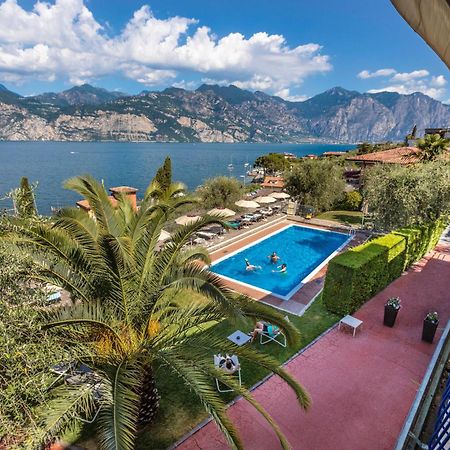 Hotel Capri Мальчезине Экстерьер фото