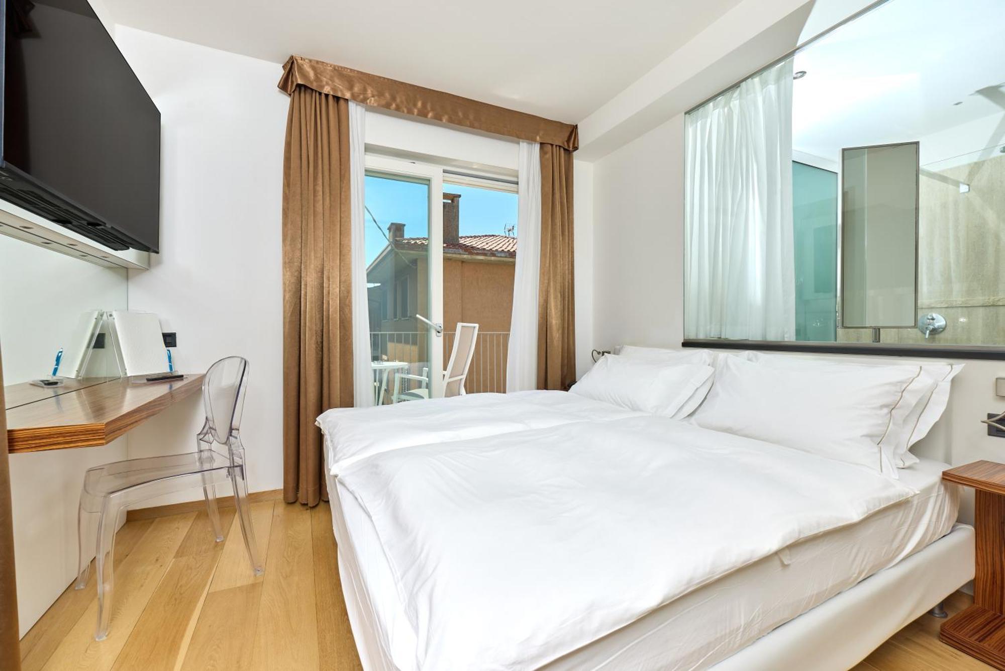 Hotel Capri Мальчезине Экстерьер фото