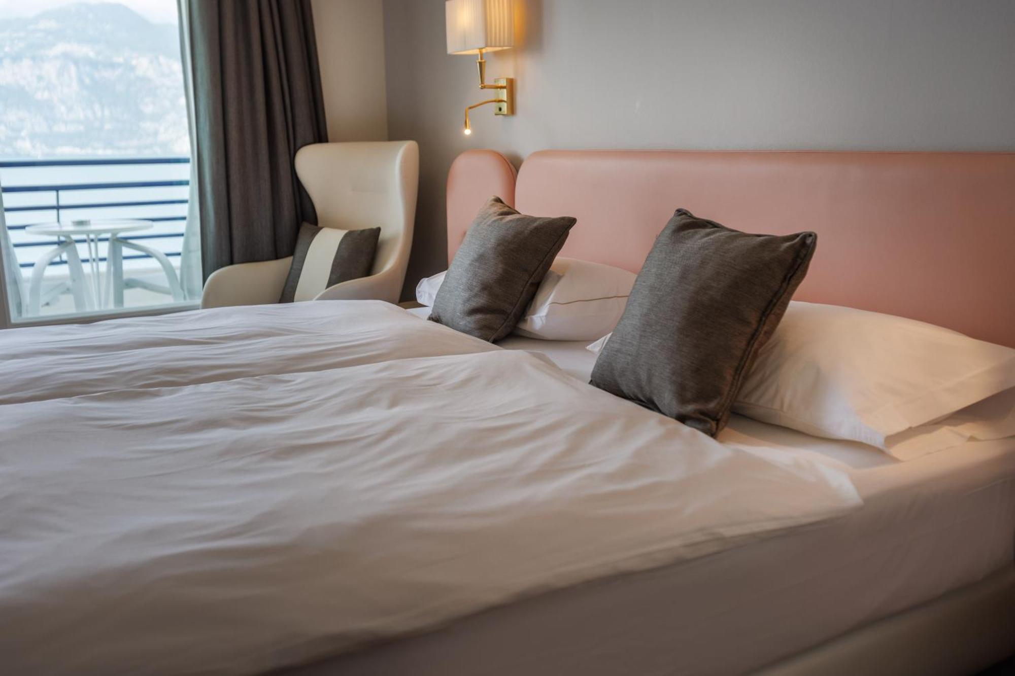 Hotel Capri Мальчезине Экстерьер фото