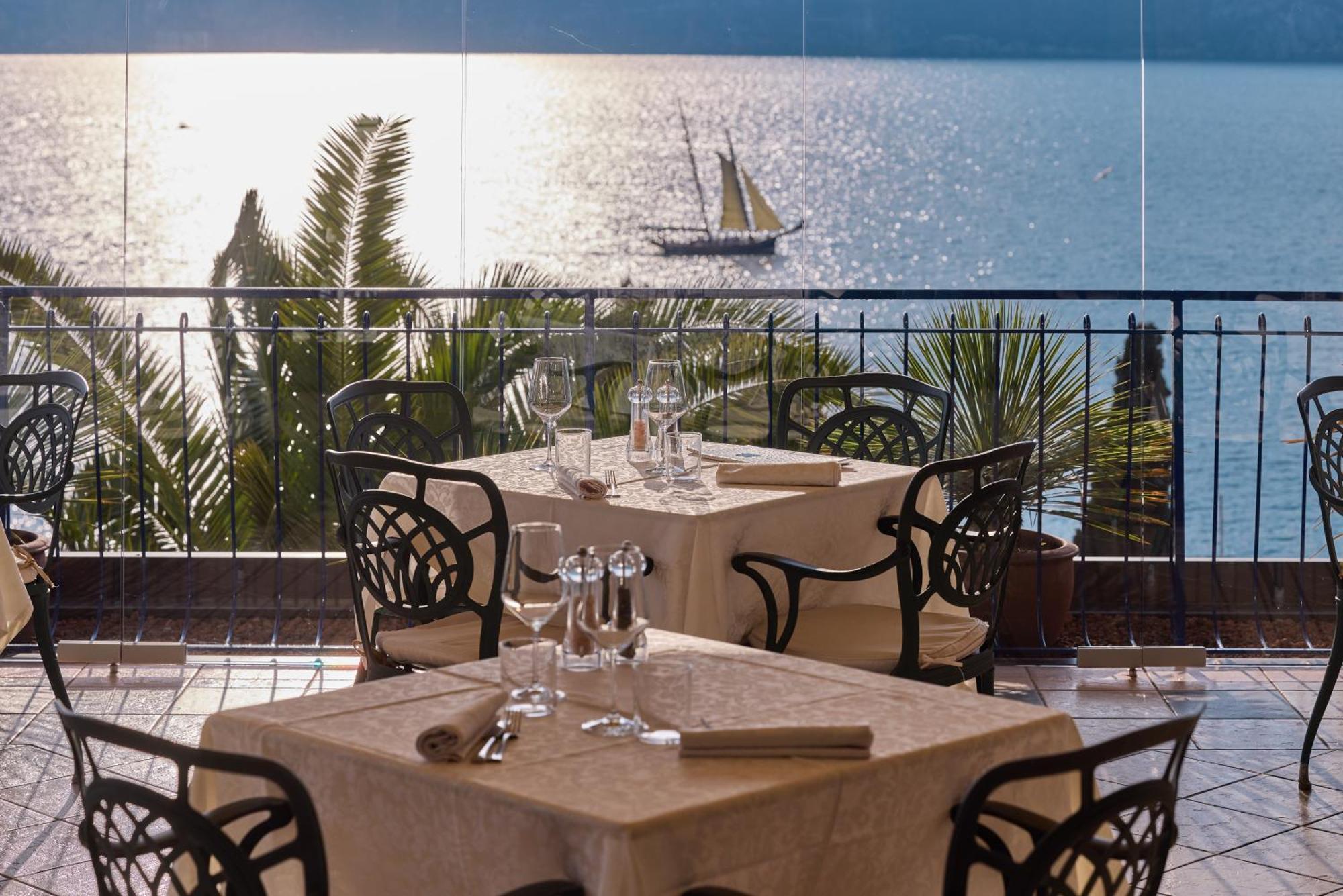 Hotel Capri Мальчезине Экстерьер фото