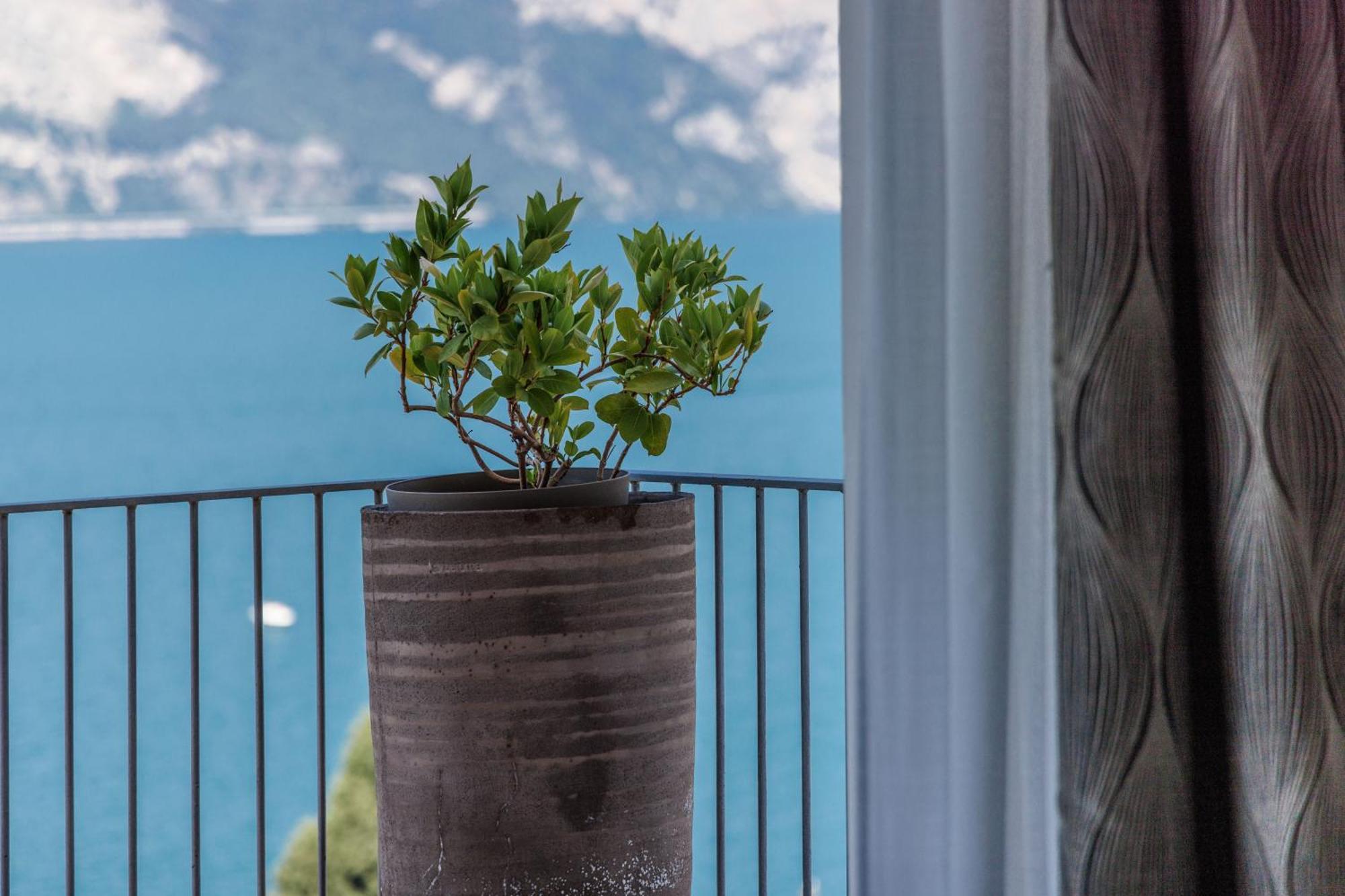 Hotel Capri Мальчезине Экстерьер фото